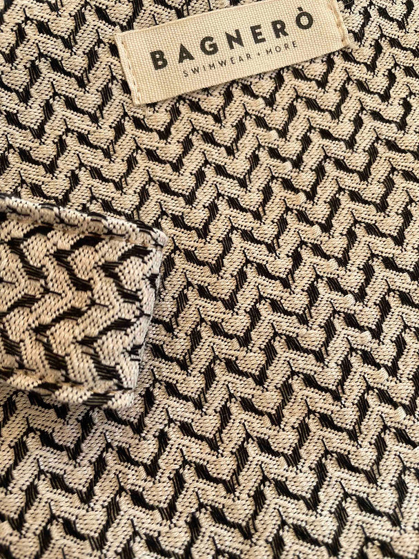 Zig Zag Black